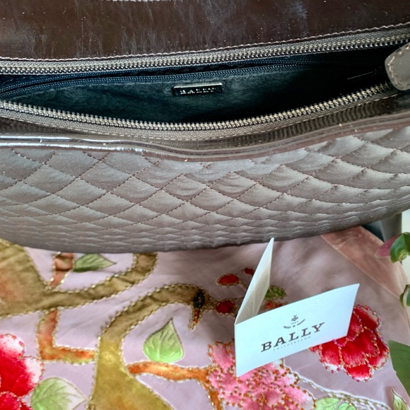 BALLY vintage chocolate brown quilted bag…10/10 bought in a Geneva choco-brown - Picture 8 of 8